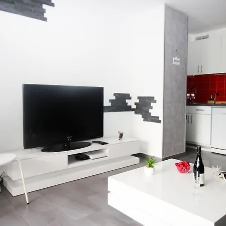 L'iliad Yourhosthelper Apartament *